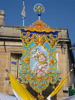 BANDALORA.jpg (74487 bytes)